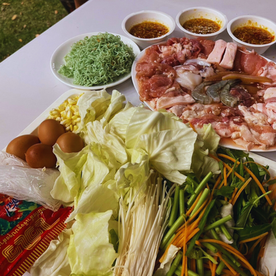 อาหารเย็น (หมูกระทะ)